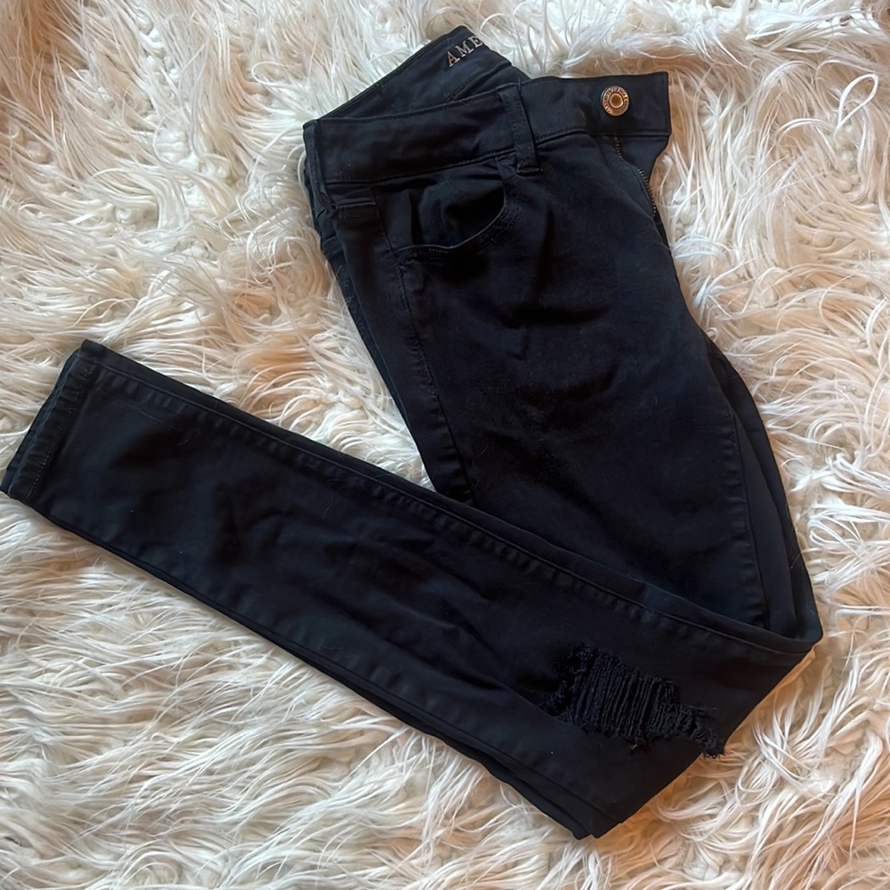 American Eagle super super stretch jegging distressed black denim sz 4 regular